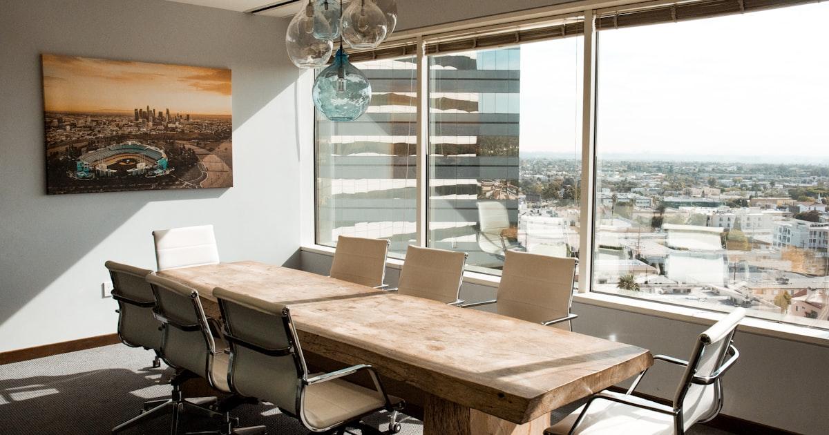 Was kostet ein Meetingraum in Brühl? Preisfaktoren & Tipps